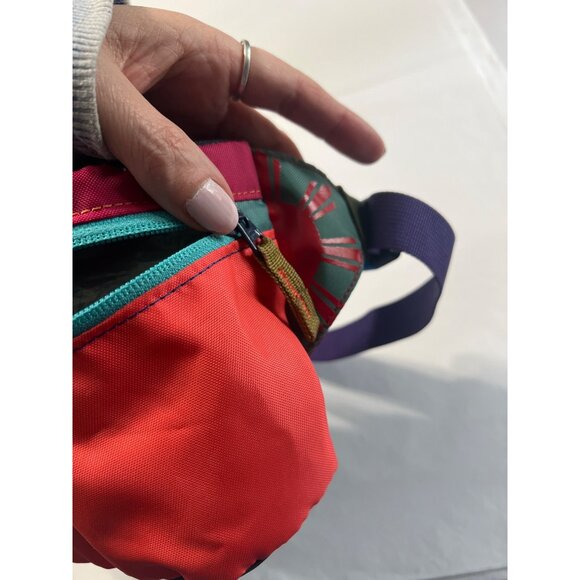 Like New Cotopaxi Red/Green/Black Del Dia belt bag 3L - Picture 7 of 9
